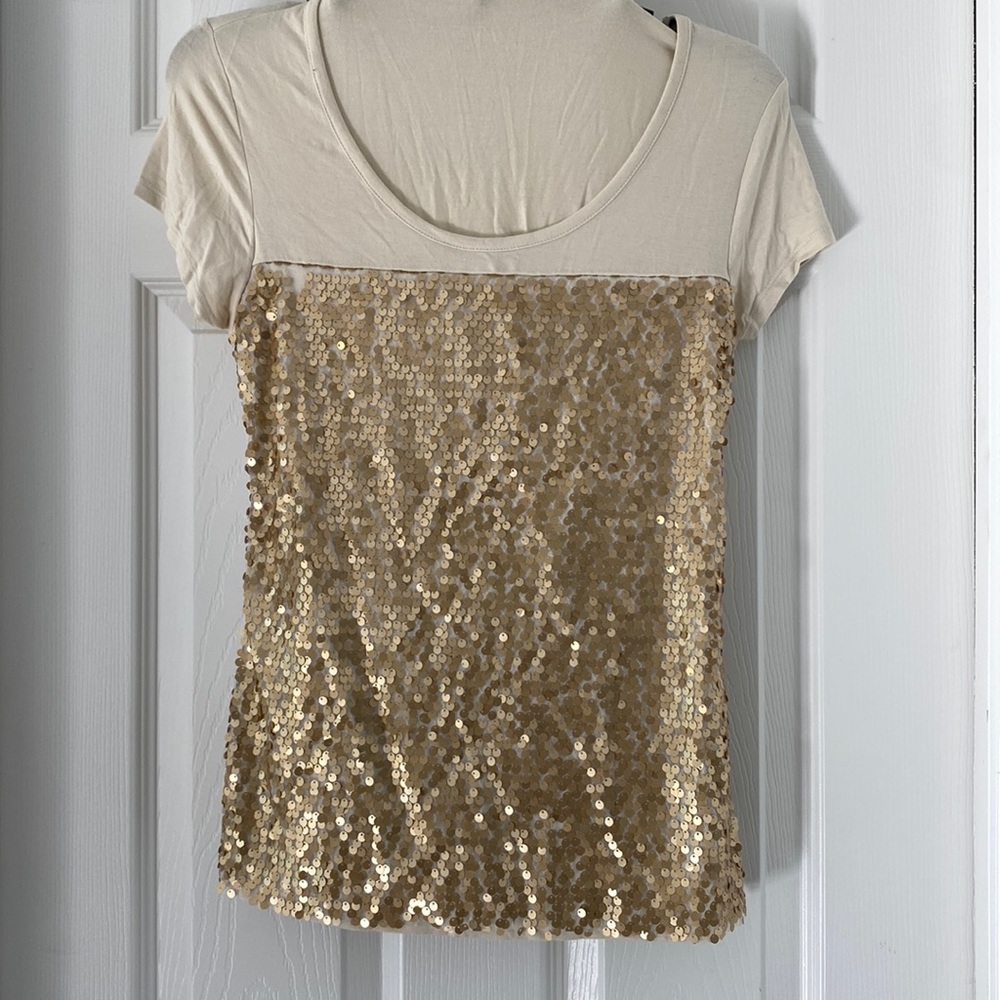Banana Republic cream and gold sequin top. Size xs